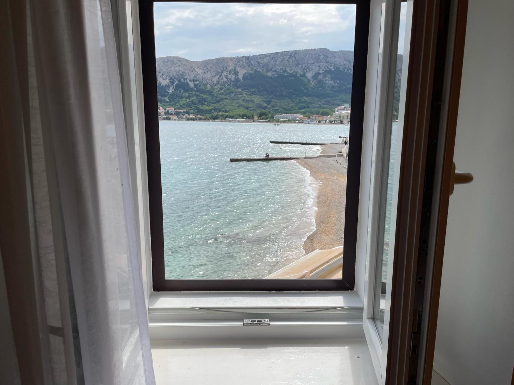 Vali * Baška